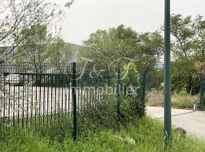 Entrepôt - 2 100 m²