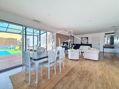 Maison - 127 m² - 6 pièces