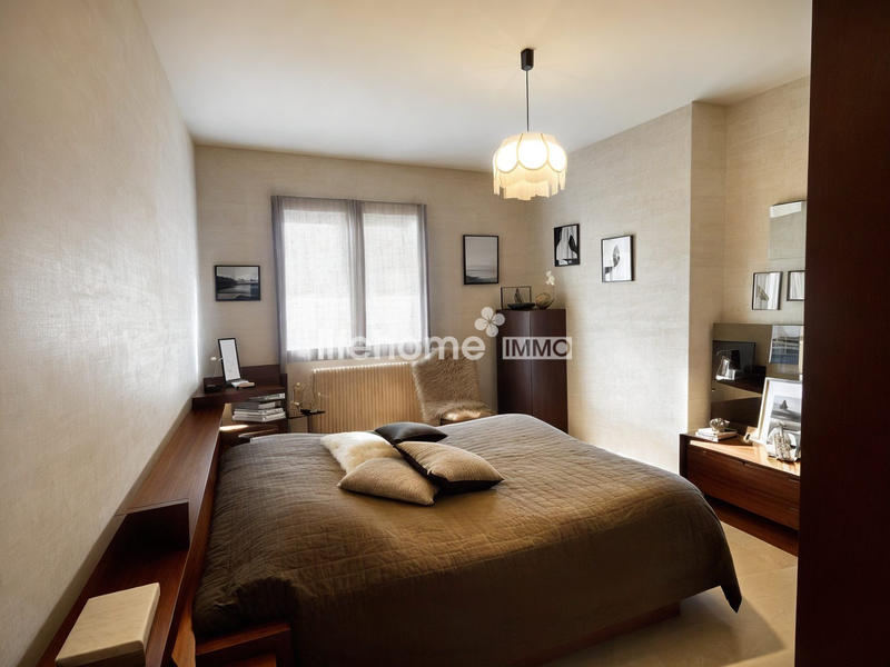 Maison - 180 m² - 8 pièces