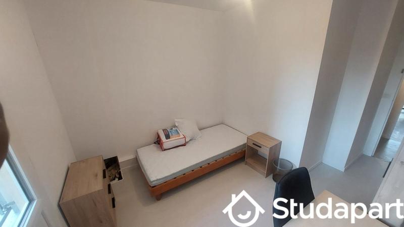 Chambre - 10 m² - 1 pièce