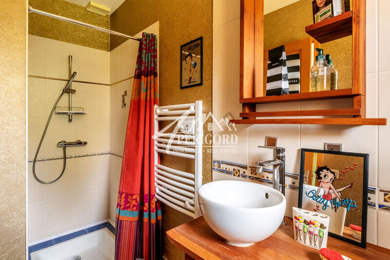 Maison traditionnelle - 180 m² - 6 pièces