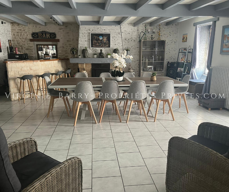 Maison - 252 m² - 11 pièces