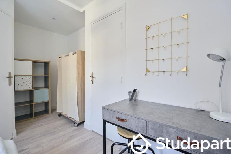 Chambre - 11 m² - 1 pièce