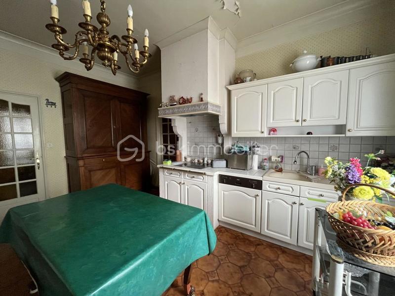 Maison - 308 m² - 9 pièces