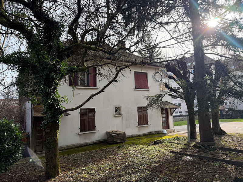 Maison - 565 m² - 15 pièces