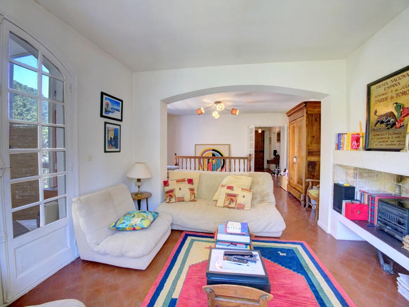 Maison - 216 m² - 6 pièces