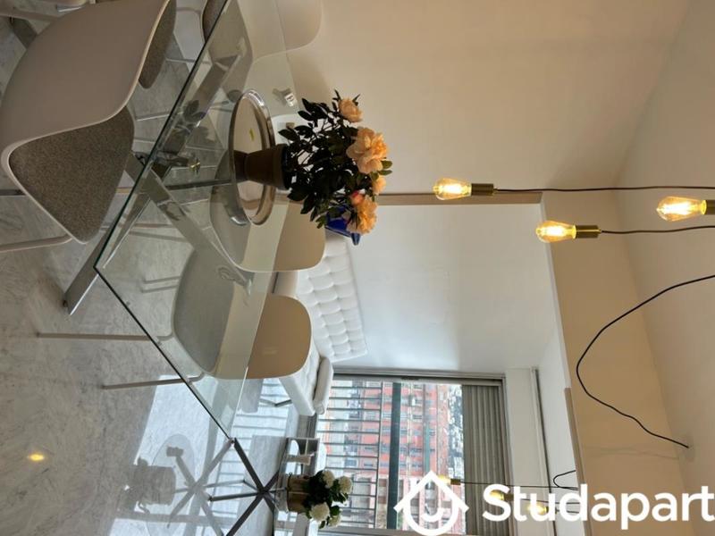 Chambre - 9 m² - 1 pièce