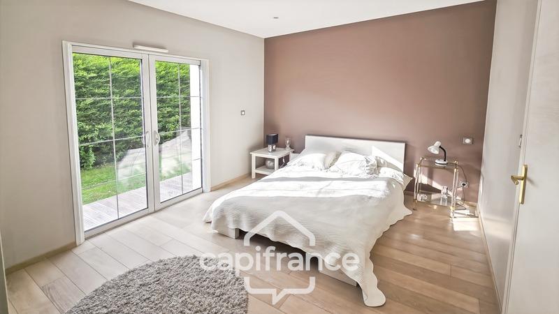 Maison - 428 m² - 8 pièces