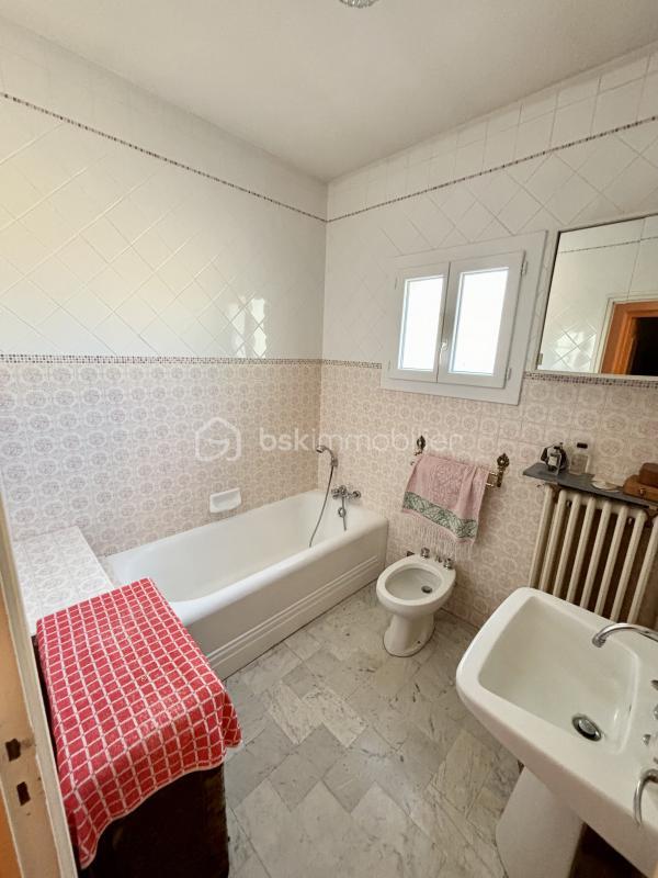 Villa - 229 m² - 10 pièces