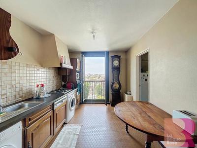 Appartement - 94 m² - 4 pièces