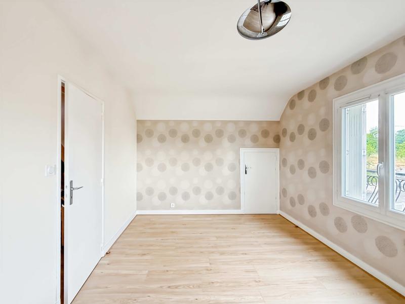 Maison - 98 m² - 5 pièces