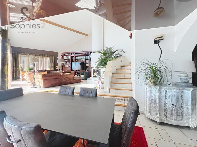 Maison - 169 m² - 5 pièces