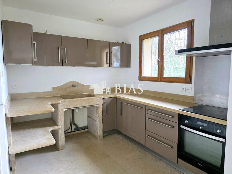 Maison traditionnelle - 131 m² - 6 pièces