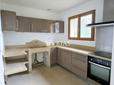 Maison traditionnelle - 131 m² - 6 pièces