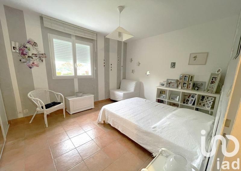 Maison - 221 m² - 6 pièces