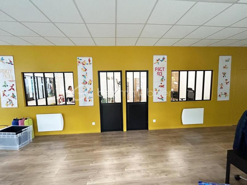 Local commercial - 200 m² - 1 pièce