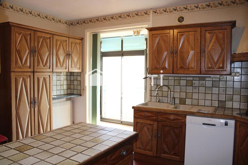 Maison - 186 m² - 9 pièces