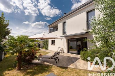 Maison - 166 m² - 6 pièces