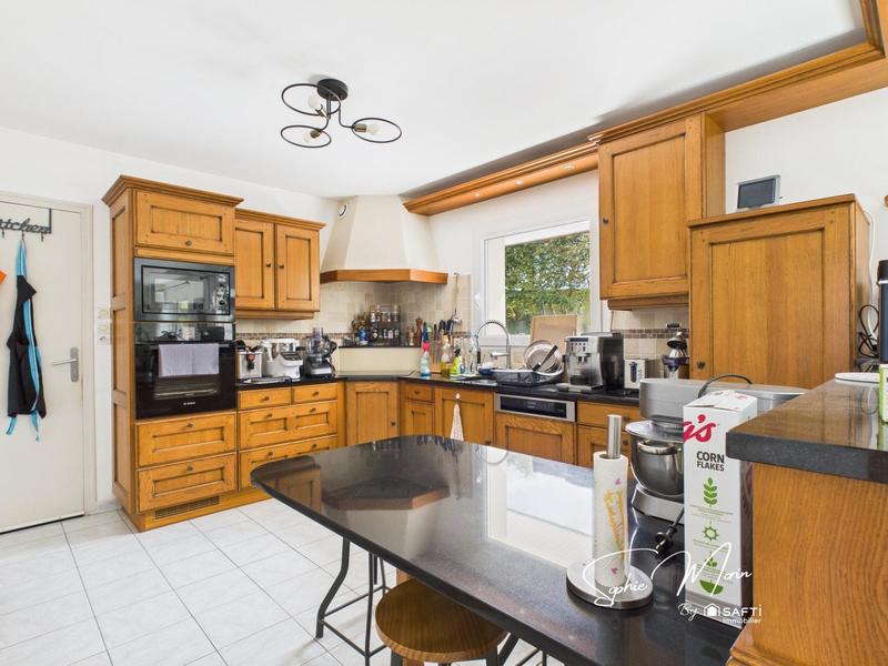 Maison - 145 m² - 9 pièces