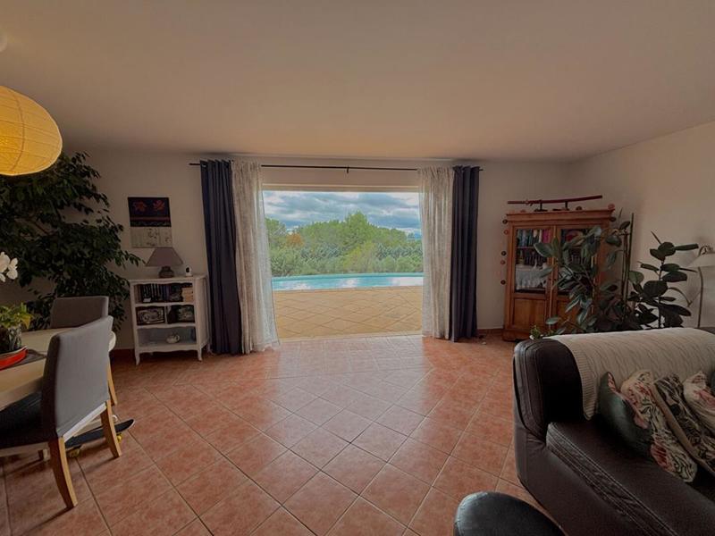 Villa - 245 m² - 10 pièces