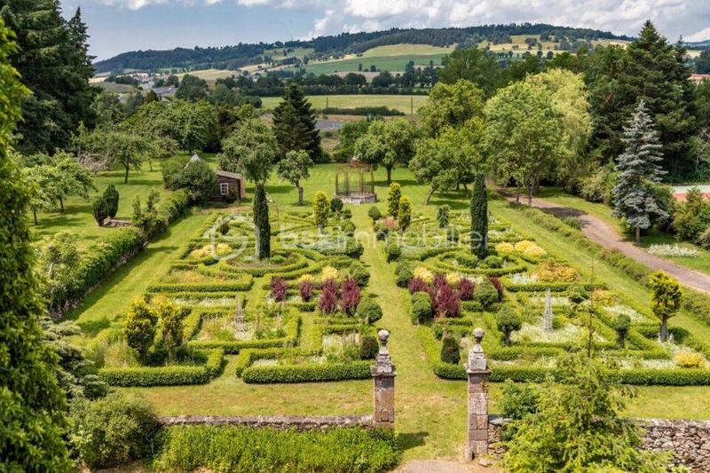 Château - 700 m² - 21 pièces
