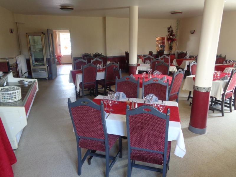 Maison - 460 m² - 15 pièces