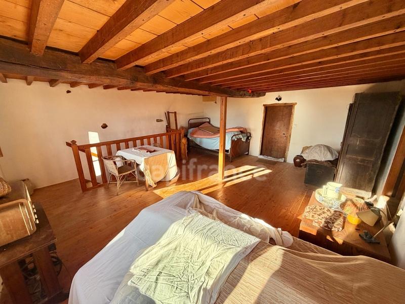 Maison en pierre - 140 m² - 5 pièces