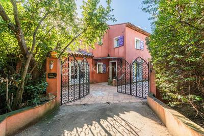 Propriété - 192 m² - 7 pièces