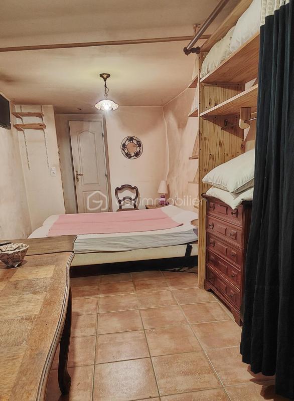 Maison en pierre - 204 m² - 9 pièces