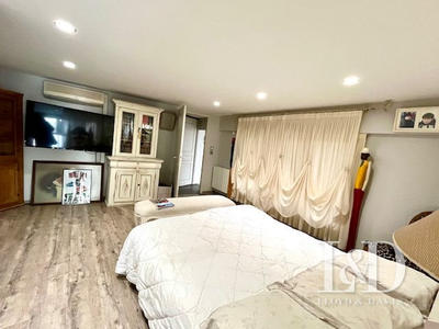 Duplex - 195 m² - 6 pièces