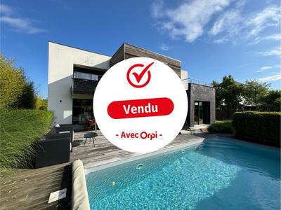 Villa - 238 m² - 6 pièces