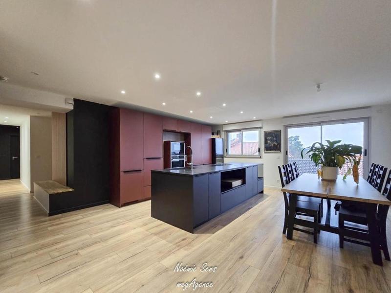 Appartement - 103 m² - 5 pièces