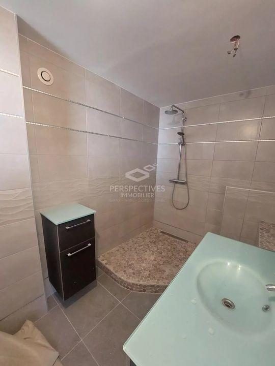 Maison - 243 m² - 8 pièces