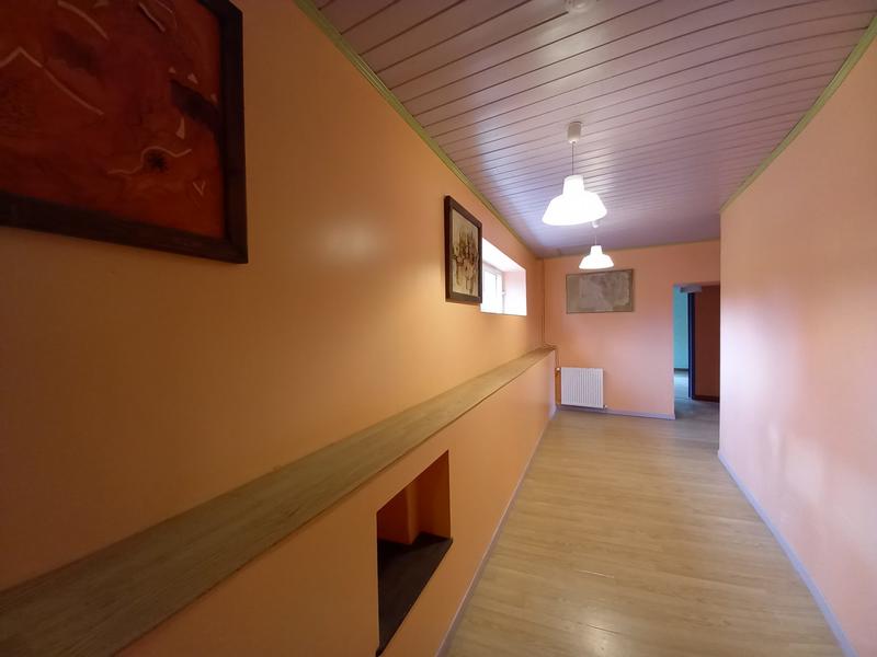 Maison traditionnelle - 215 m² - 8 pièces