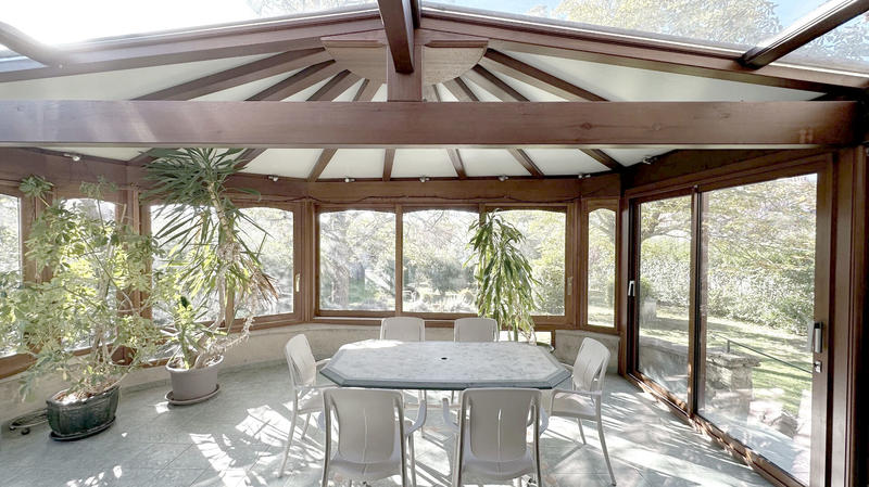 Maison - 260 m² - 10 pièces