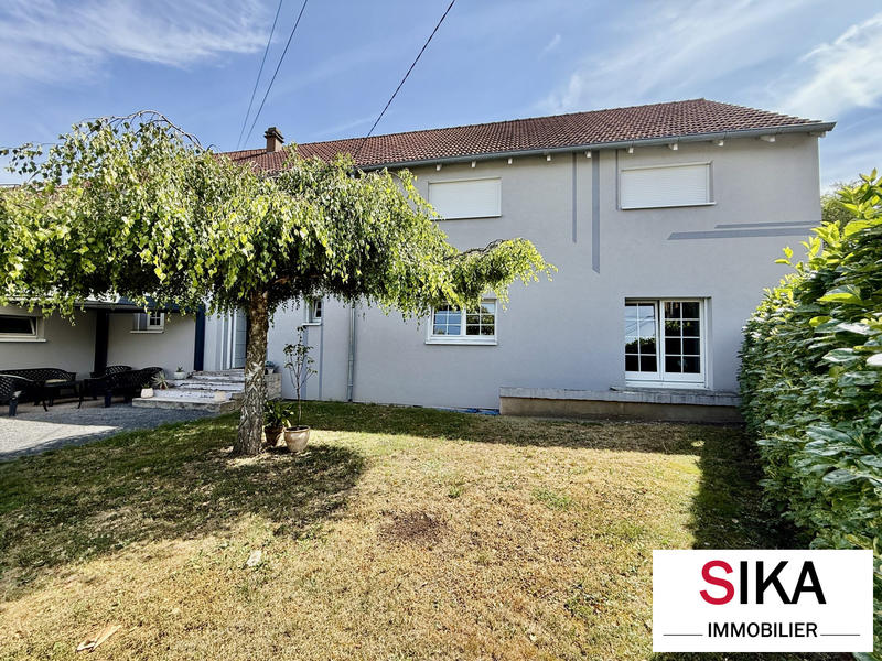 Maison - 220 m² - 8 pièces