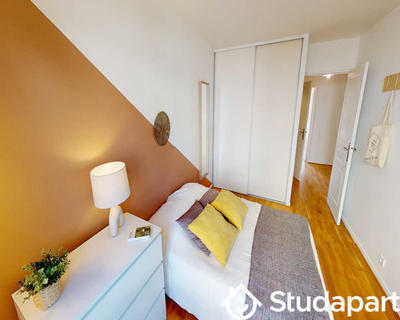 Chambre - 90 m² - 1 pièce
