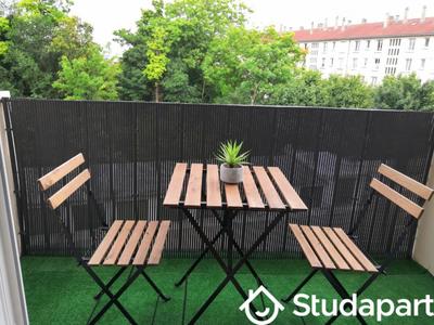 Chambre - 9 m² - 1 pièce