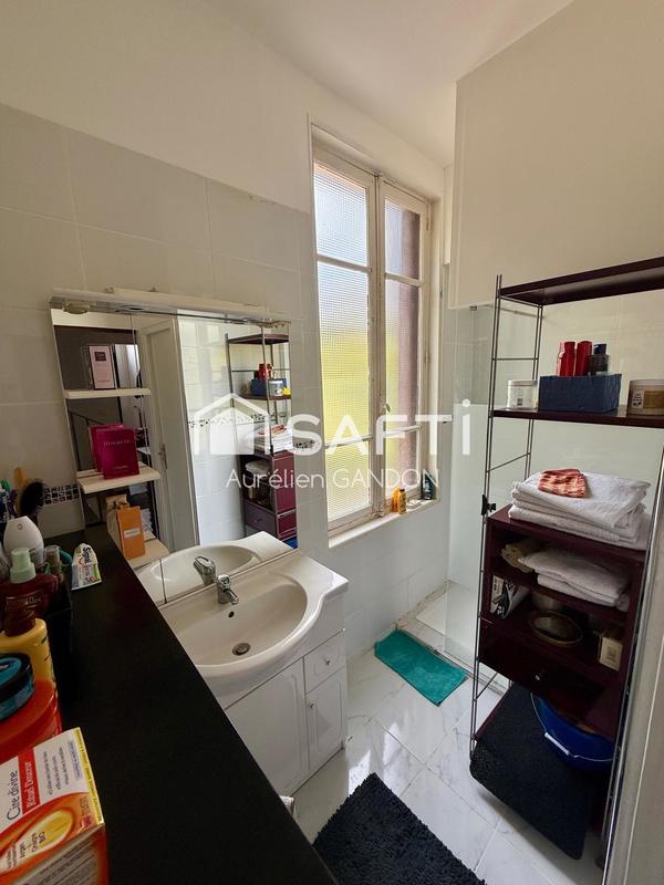 Maison - 202 m² - 7 pièces