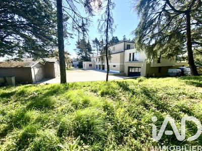 Maison - 525 m² - 12 pièces