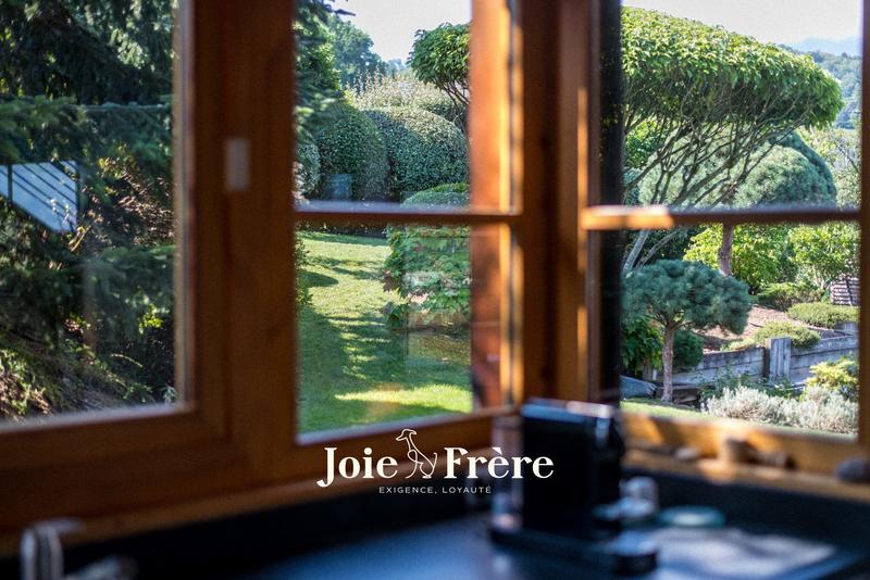 Villa - 233 m² - 8 pièces