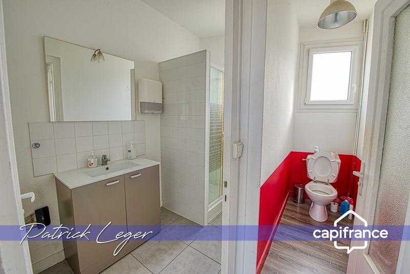 Local d'activité / Entrepôt - 160 m² - 8 pièces