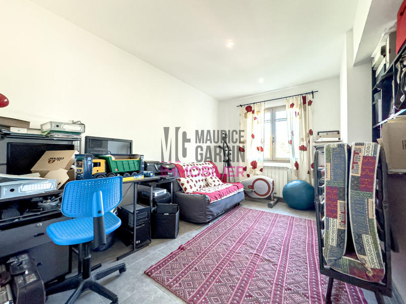 Maison - 213 m² - 7 pièces