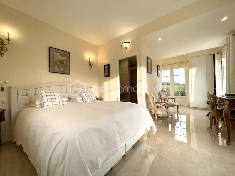 Maison - 671 m² - 20 pièces