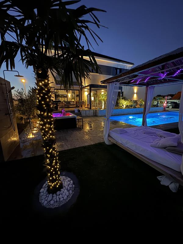 Maison - 220 m² - 9 pièces