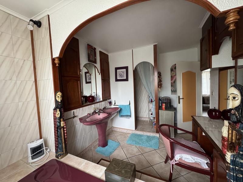 Viager - Maison traditionnelle - 240 m² - 6 pièces