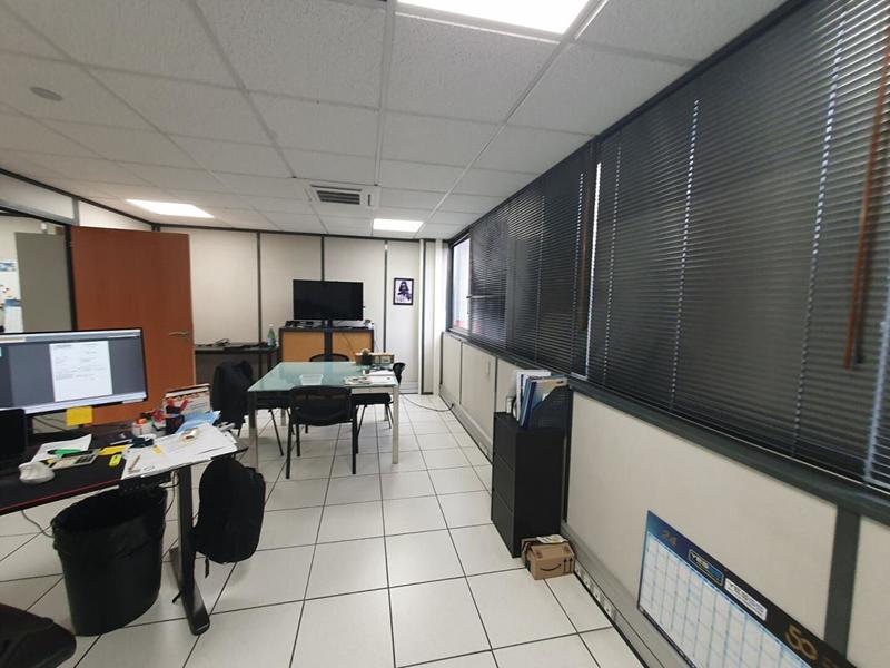 Local d'activité / Entrepôt - 570 m²