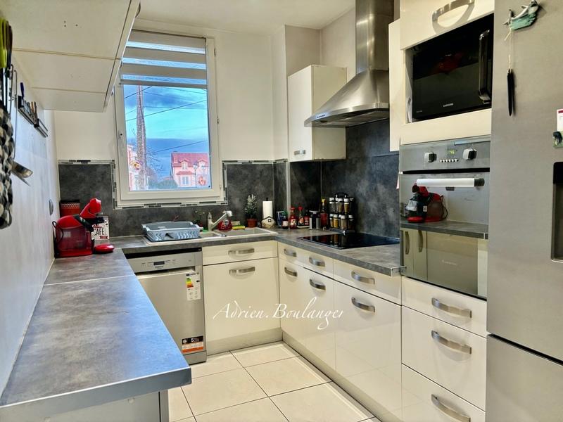 Maison - 98 m² - 5 pièces