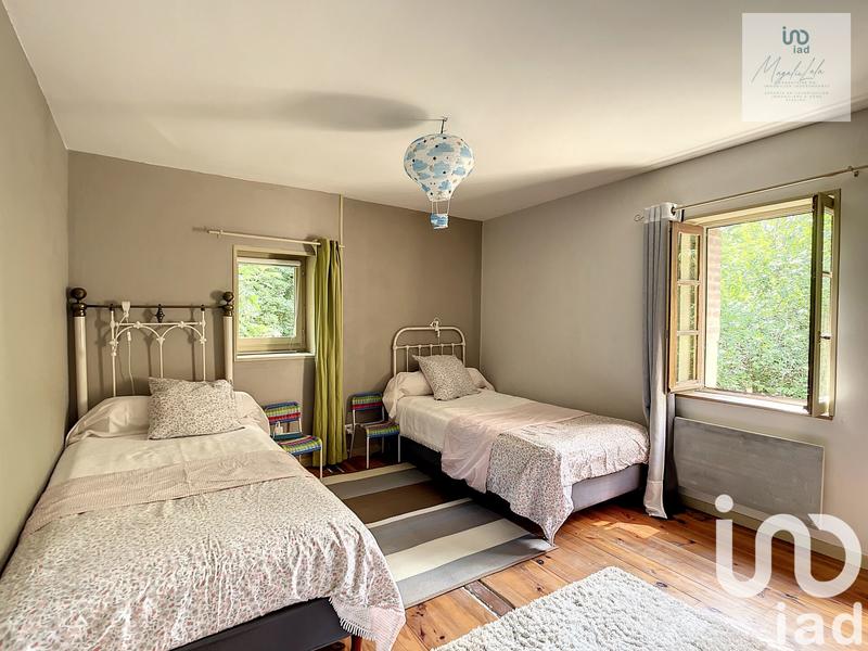 Maison - 200 m² - 10 pièces