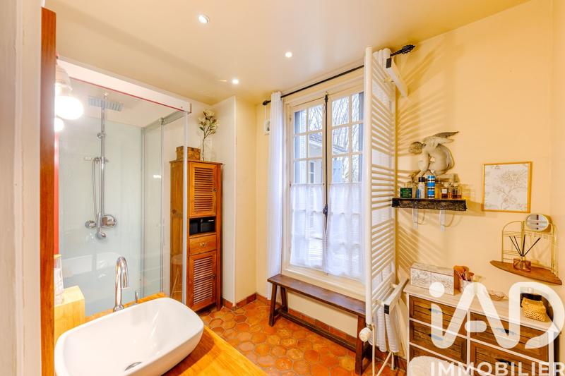 Maison - 198 m² - 8 pièces